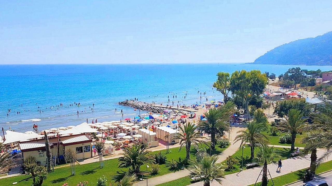 Appartamento Frontemare Marina dʼMarina dʼAndora Exteriér fotografie