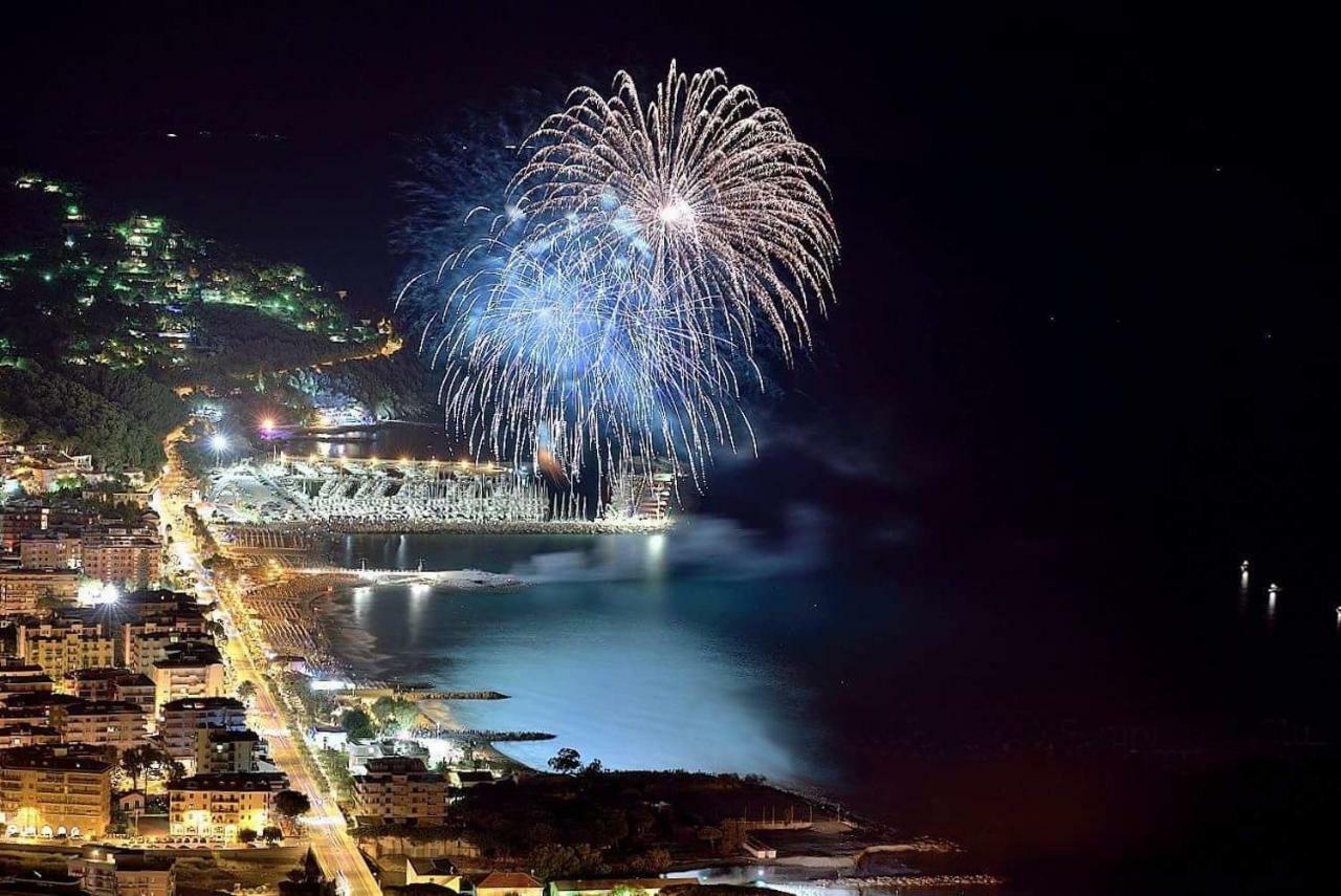 Appartamento Frontemare Marina dʼMarina dʼAndora Exteriér fotografie
